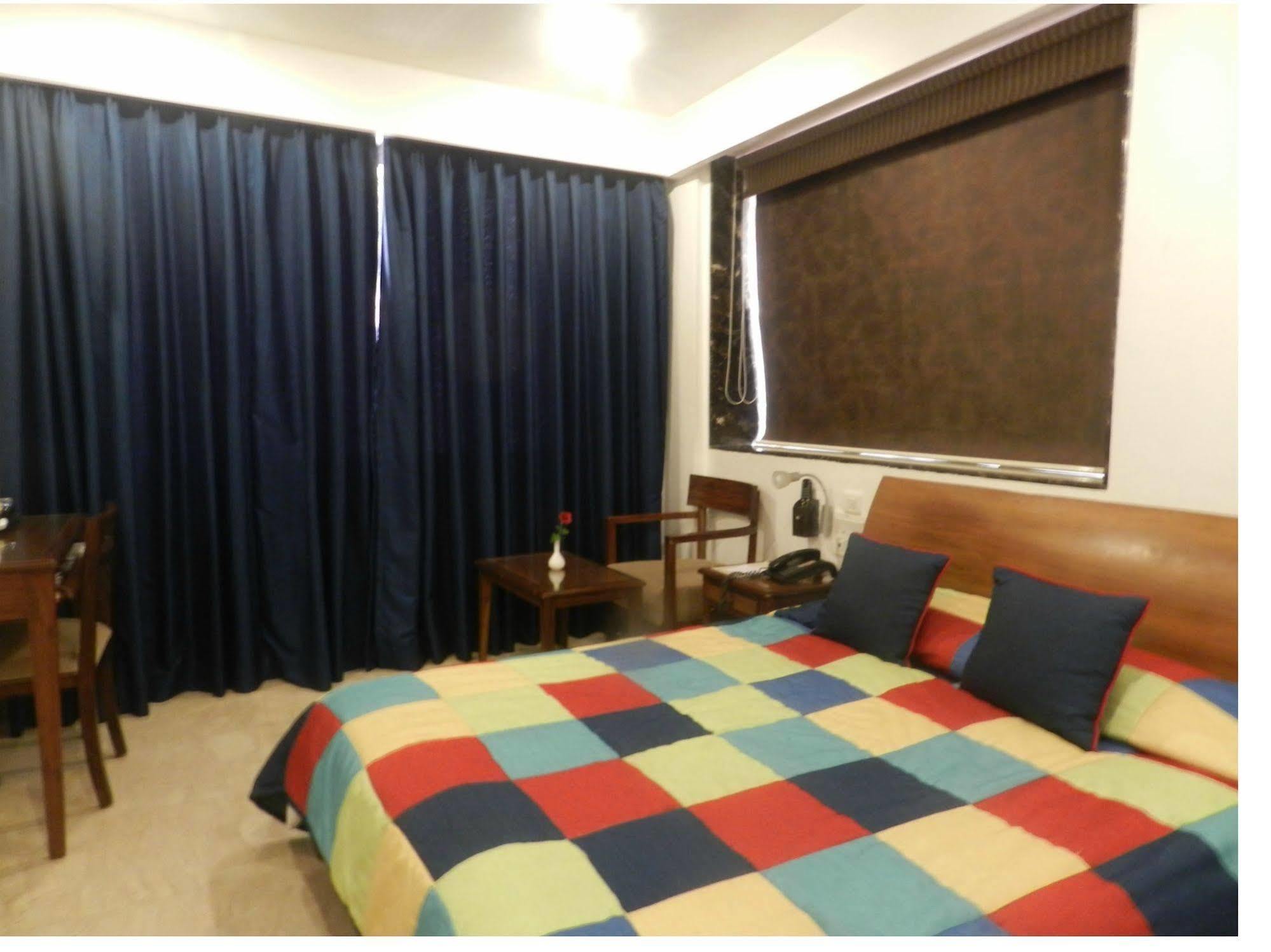 Citizen Hotel Mumbai Exterior photo