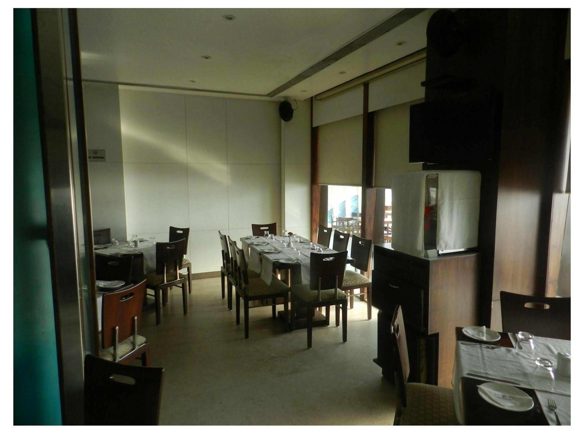Citizen Hotel Mumbai Exterior photo